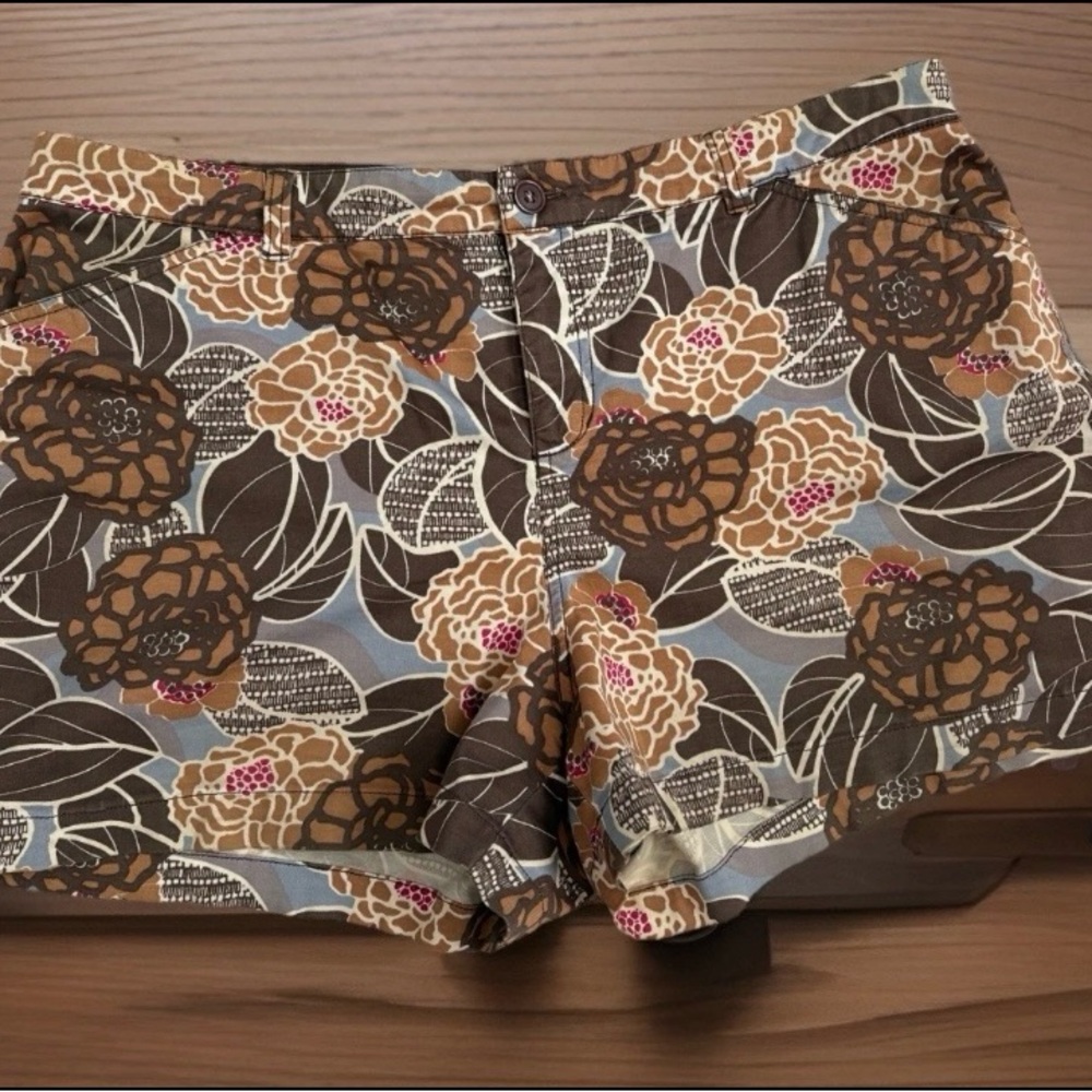 Floral Print Women's Jean Shorts in Brown and Tan
